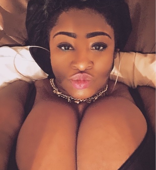 hugeknockersking:  Meka’s Tits IG: @THABISHMEKA (2)
