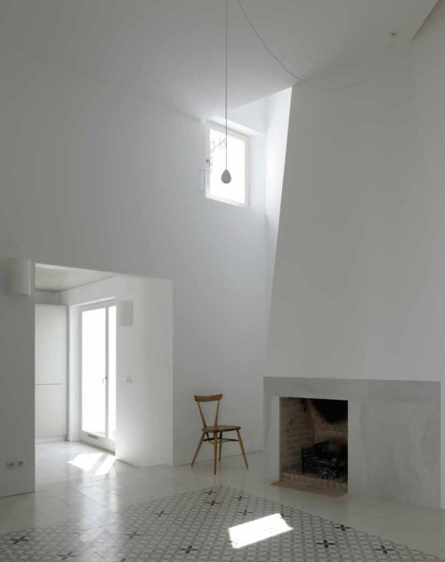 Sergison Bates architects & Liebman Villavecchia Arquitectos, Casa Voltes. Cadaqués, Spain. 2011