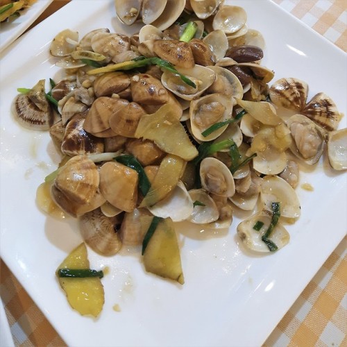 Spicy shrimp, stir-fried clams and cucumber salad in Sanya, Hainan