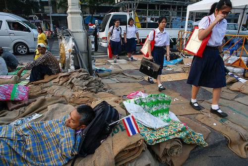 tralalacupcake: notherebyaccident: Photos of kids going to school in various parts of the world. Thi