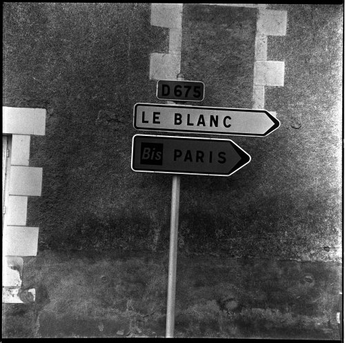 D 673 North, 322 km to ParisRolleiflex film scan, 2007 