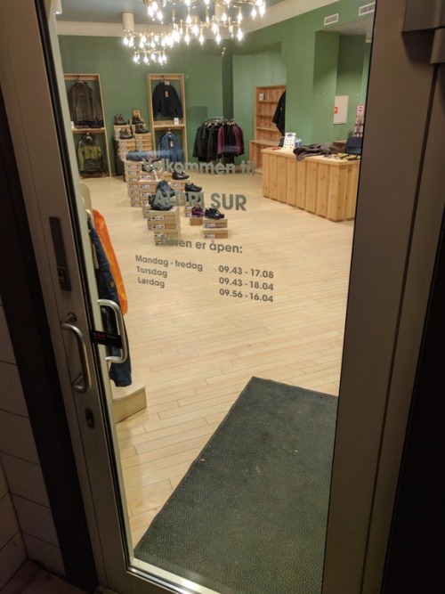 diary-of-a-chinese-kid:These opening hours though