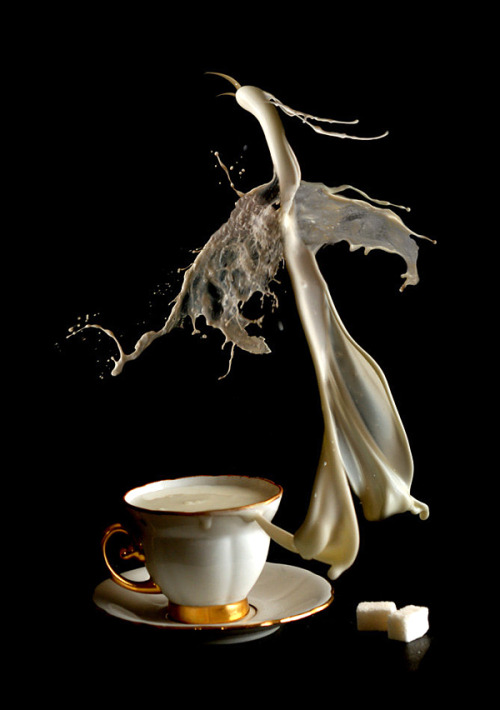 showslow:  Anti-Gravity Coffee Time by Egor N.