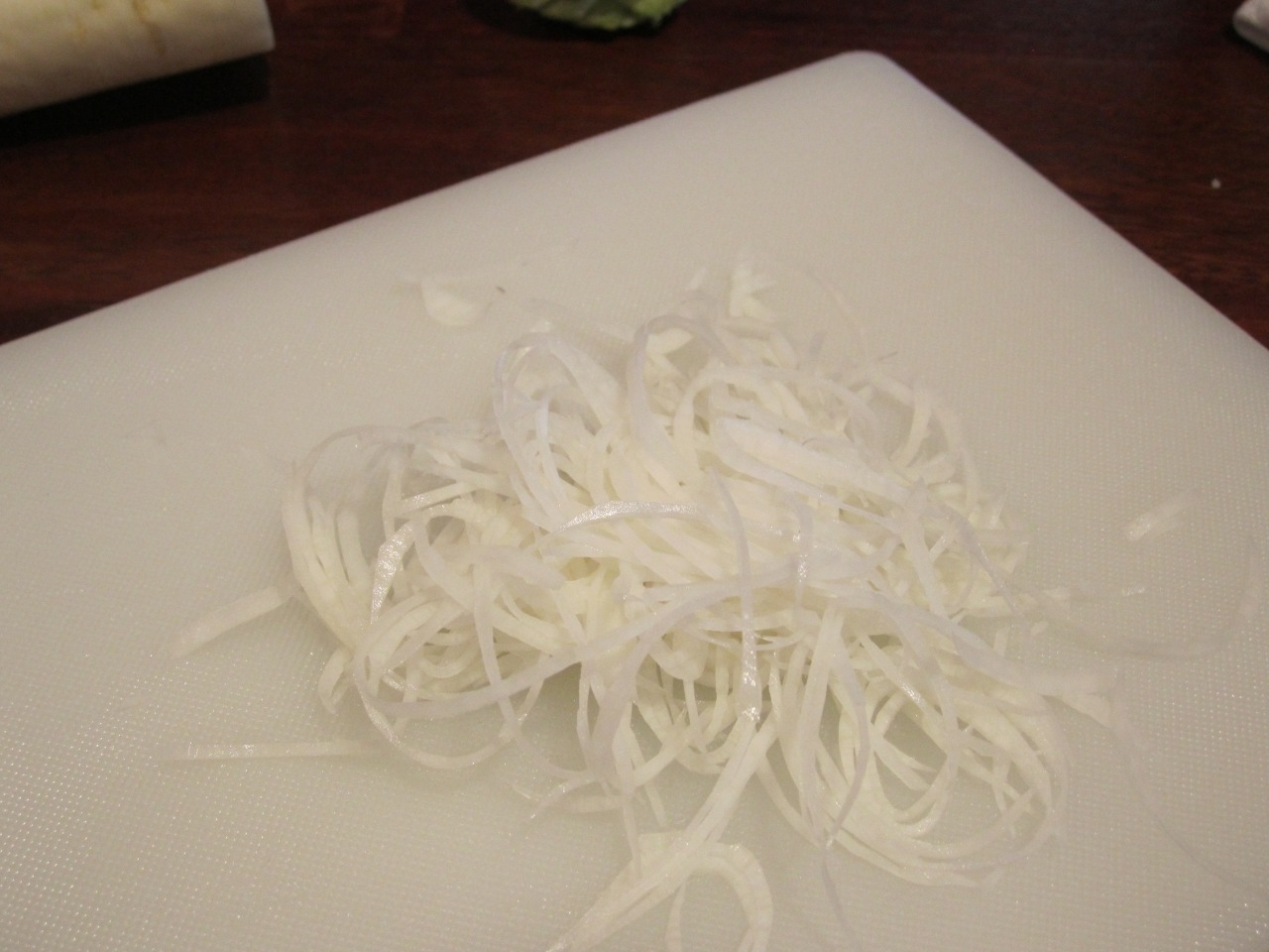 Shredded Daikon Radish To shred the large radish