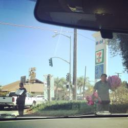 verdugodiscos:    Everyday when I get off the exit by my house in San Bernardino I see the same white foo begging while the homie out here hustling making money.    I support the hustle!Tell me that&rsquo;s an old pic from back when gas prices was really