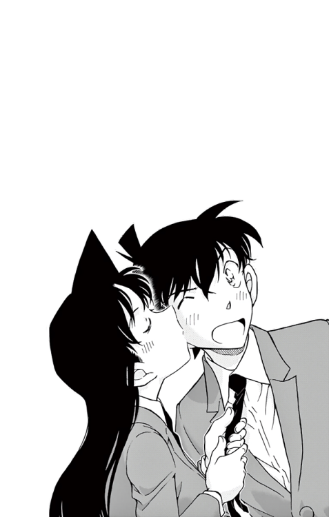 shin-red-dear - Transparent Ran kissing Shinichi from volume 95...