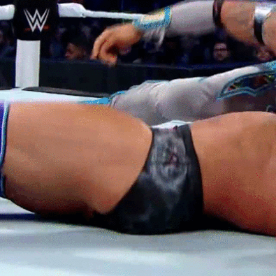 wrestlingsexriot:the big guy’s not so big bulge