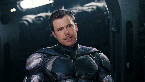 wondergrayson:bruce’s reaction when arthur was sitting on diana’s lasso of truth