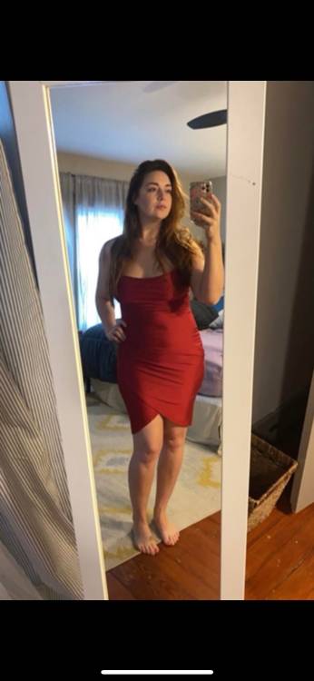 ♥️🔥💋 Yes, that’s really me. Wife. Mom. 32. Do I still look sexy in a tight dress?