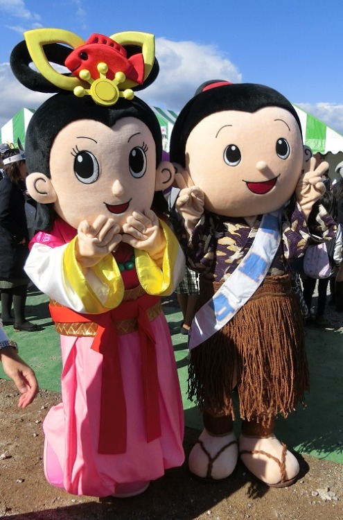 本日は、愛知県武豊町観光PRキャラクター「たろうくん」「ひめちゃん」について。武豊町には浦島太郎伝説が残っている。たろうくんとひめちゃんは、昔話の国から子どもたちにやさしさと思いやりを伝えるためにやっ