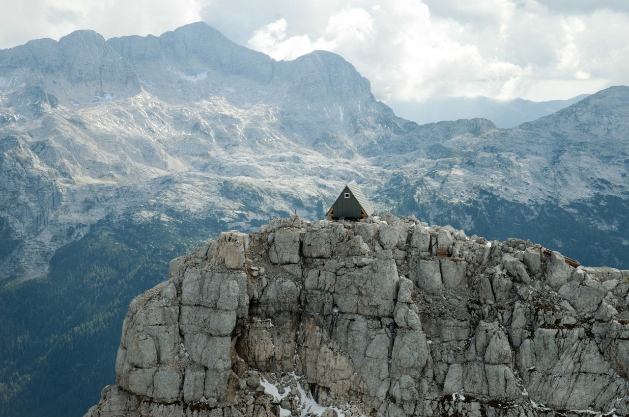 cabinporn:  Wooden shelter perched on a mountain in the Alps on the border of Slovenia