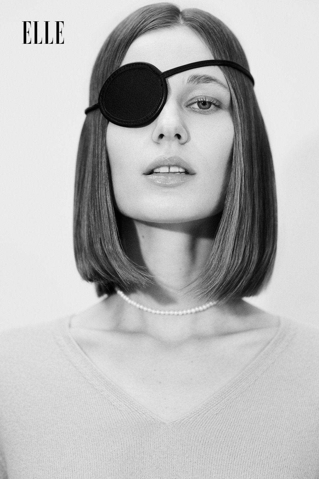 Editorial for Elle Romania / 2020
Photography / Christian Tudose
Styling / Maurice Munteanu
Model / Iulia Stroe
Makeup / Ioana Covali
Hair / Cosmin Benchea