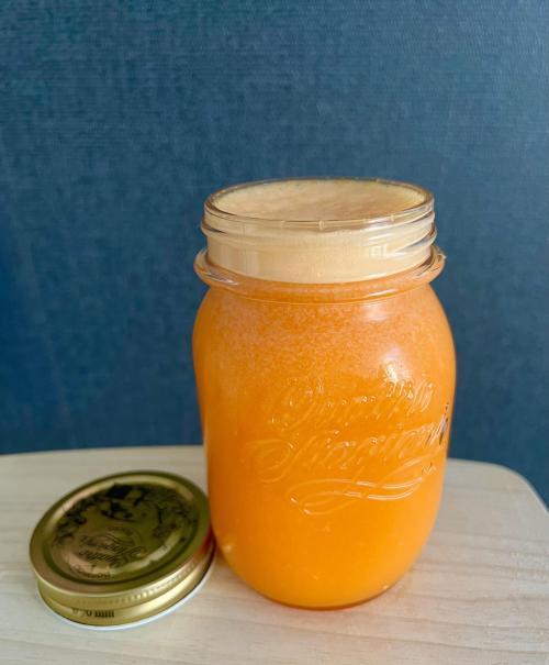 [OC] A juice made from freshly squeezed oranges, carrot, honey and ginger. Blended with a handful of