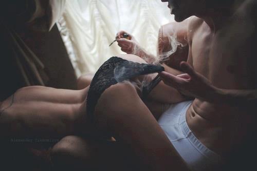 sex-romance-drug: smoke weed everyday en We Heart It. weheartit.com/entry/72750904/via/kitta