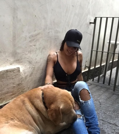 http://streetgrl.tumblr.com/post/159357531587