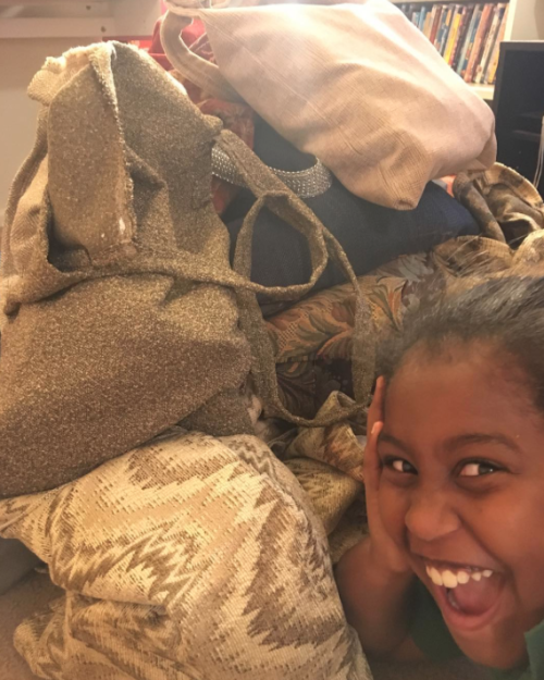 elaxisfae: youngblackandvegan: frantastique: micdotcom: 9-year-old girl gives care bags to homeless 