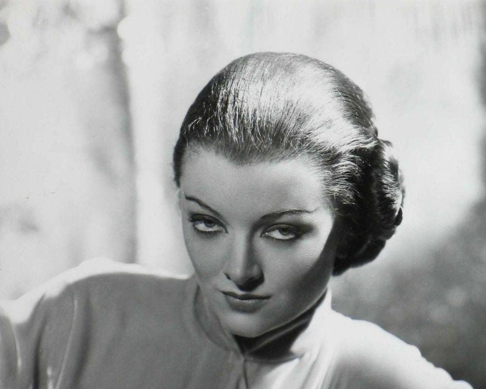 grapnel:
“Myrna Loy as “Fah Lo See”, in The Mask of Fu Manchu, ca. 1932.
”