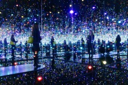 nuwaveboyxp:  Yayoi Kusama