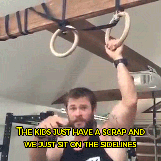 silver-tongues-blog:  adurot:  sizvideos:  Chris Hemsworth has a bone to pick with