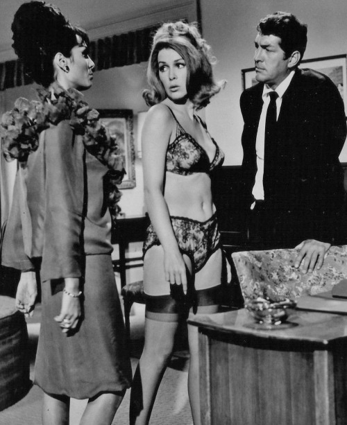 Daliah Lavi, Stella Stevens, Dean Martin / production still from Phil Karlson’s The Silencers (1966)