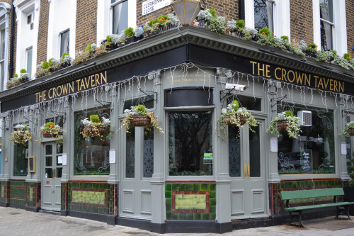 sometimeslondon: The Crown Tavern in ClerkenwellMissing London pubs so much!