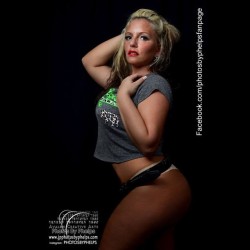 @Photosbyphelps  Presents Eliza Jayne @Modelelizajayne Showing Her Thicker Than A