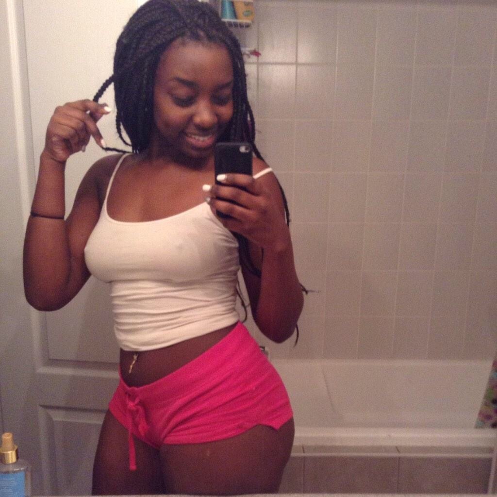 illyspov:  Jamaicans be thick in the right places I swear.  Twitter: @MahlissaRozay