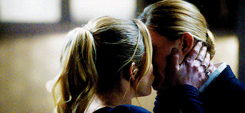 canarygifs: Avalance + kisses