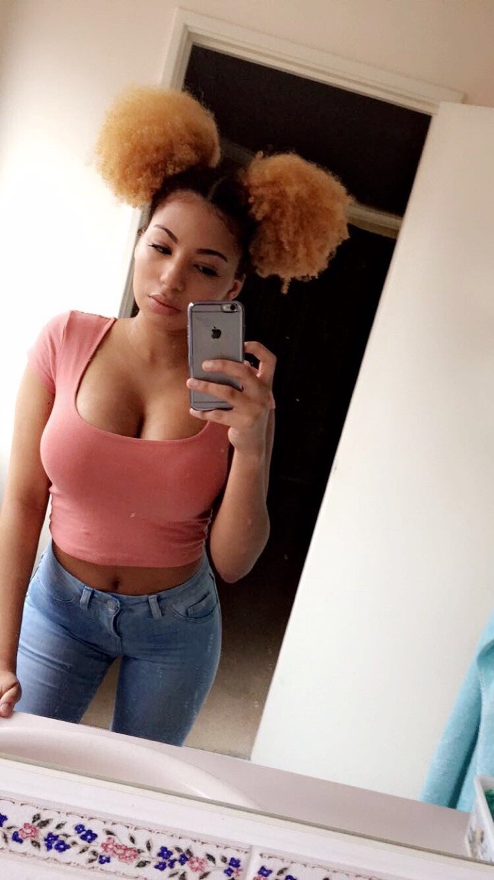 bthechangeuwant2cintheworld:  My snap shenanigans Pt2