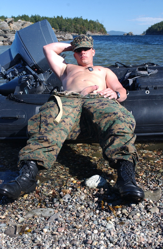 sdbboy69:  God. I know this marines hunks name.  &gt;