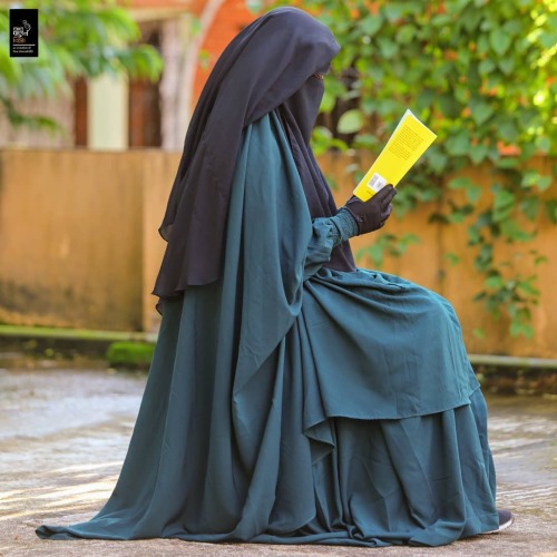 muhaira:SISSY MUSLIMAH WIFE FEELS VERY CONFORTABLE WHEN FULLY COVERED