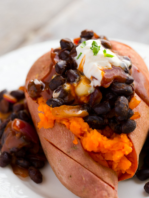 tinykitchenvegan:Vegan BBQ Black Bean Stuffed Sweet Potato