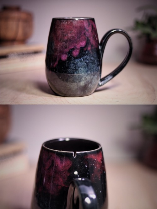 al-the-grammar-geek: sosuperawesome:  Stellar Ceramics - including notched mugs and cups to hold teabags - by Amanda Joy Wells on Etsy  More like this    @sapphicautistic @bethanyactually 