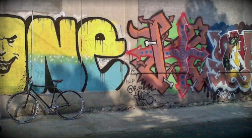 bisikleta: lomogram (by deoxyt2.- deoxyt2.livejournal.com)