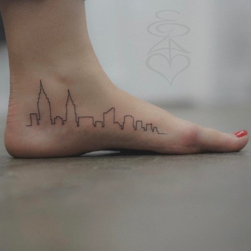 Tattoo uploaded by Lisa Petersen  New York skyline tattoos via  rachelroses on Instagram nyc skylinetattoo empirestatebuilding  topoftherock bestfriends besfriendtattoos  Tattoodo