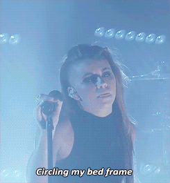 lynngvnn:  iwannabewhole:  PVRIS perfoms My House in Jimmy Kimmel Live [01.05.15]