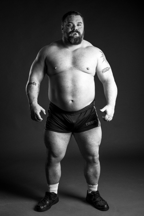 biglegsbigass:DAMNDoes he really know fucking hot he is….??