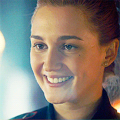 everyday-shud-be-a-holiday:The heart eyes & the head-dip 1x02 | 1x12