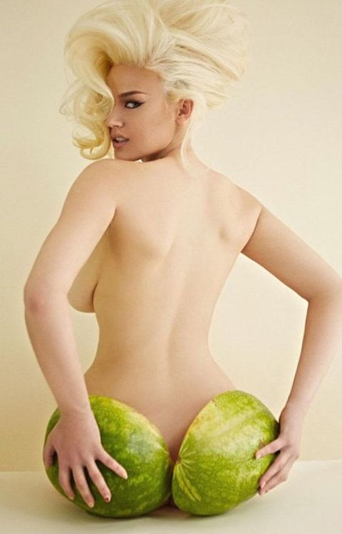 the-erotic-review:  #WatermelonDay#WatermelonTuseday#SweetAndSexy#Watermelonhttp://buff.ly/1XUDQMf porn pictures