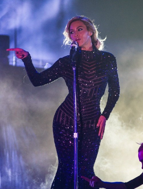 girlsluvbeyonce:  Birmingham UK, Feb 2014  