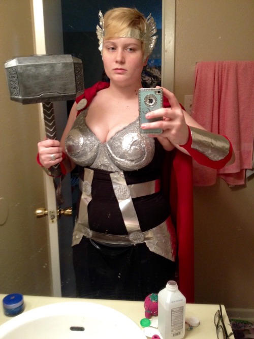 chlorogirl:  Final outfit check for my Thor cosplay. HOT comic con is next weekend, just a few finishing touches and I’m ready 😉😚