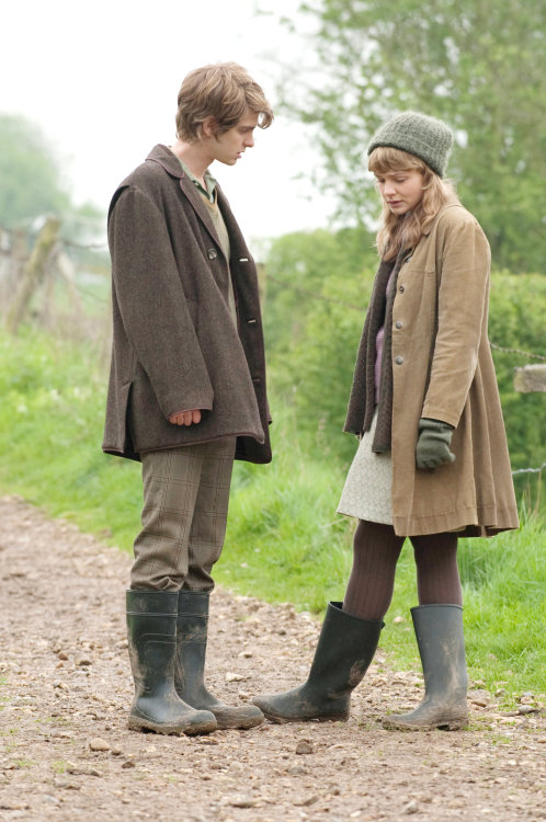 Andrew Garfield and Carrey Mulligan as Tommy and Kathy in Never Let Me Go (2010)