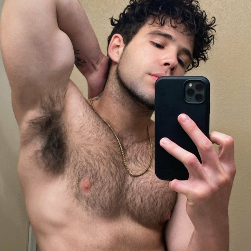 elnerdo19: hairymike53:Beautiful  Damn!!!