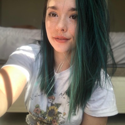 spicy-vagina-tacos:Hi I love my blue hair 