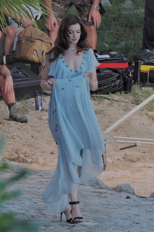 Anne Hathaway on set of Nasty Women in Mallorca, Spain (Oct, 2017)