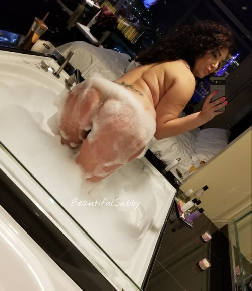 beautifulsubby:  Bubbles from LUSH… Unicorn, glitter and Sex bomb… all my goodies.   I never get tired of taking baths💗🦄 I’m every part of a sensual sex Goddess.   #Beautifulsubby #ItalianGoddess #bigboobs