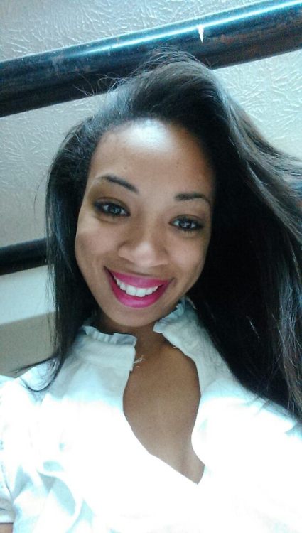 shes got a smile that could get away w/ murder and she needs a colgate sponsorship asap