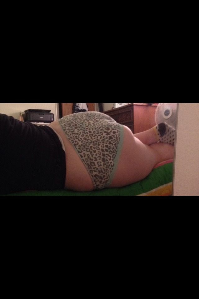 plumpprincess93:  Gummy bears and butt. 