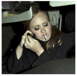 daydreamerforeverbabe:  all-adele:  foreverwithadele:  izabellaluengo:  Hahaha!  Fuck! It’s the 1st time I see this!!  Classy.  OMFG  