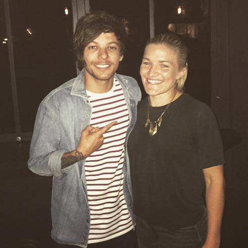 appreciatetommo: alkell: Good catch ups with old mate @louist91 see you this weekend #Coachella ✌️